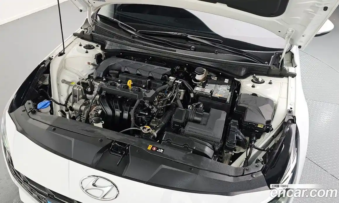 Hyundai Avante 2023 1.6 Автомат в Москве № 49473, фото 6