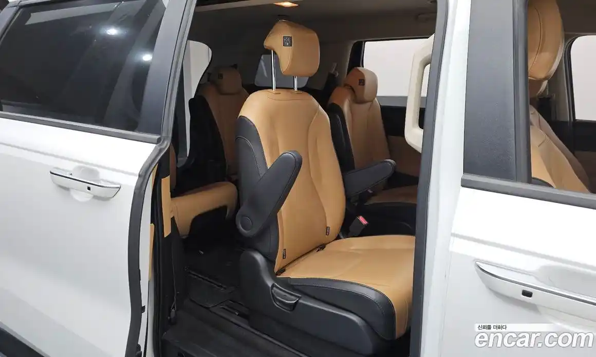 Kia Canival 2023 3.5 Автомат в Москве № 5209, фото 12