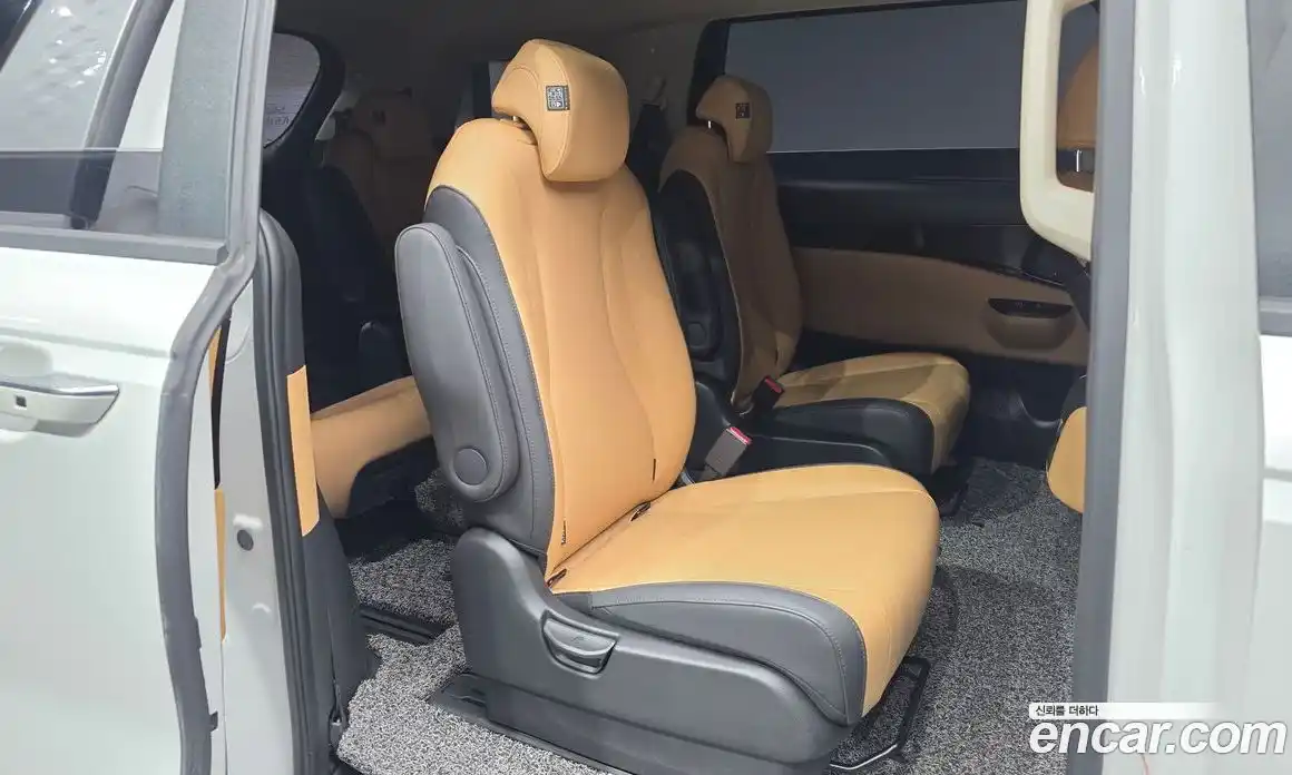 Kia Canival 2023 3.5 Автомат в Москве № 55815, фото 12