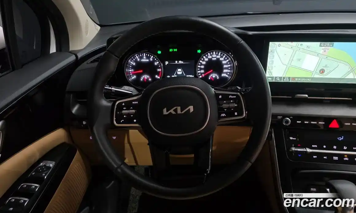 Kia Canival 2023 3.5 Автомат в Москве № 55815, фото 13