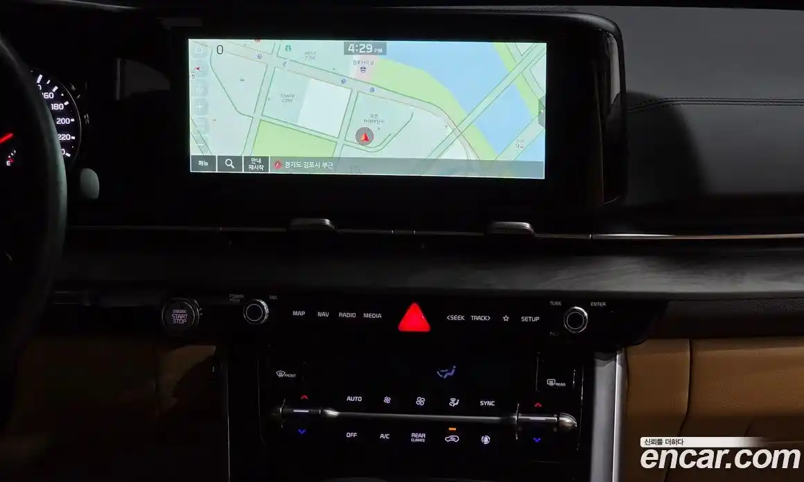 Kia Canival 2023 3.5 Автомат в Москве № 55815, фото 14