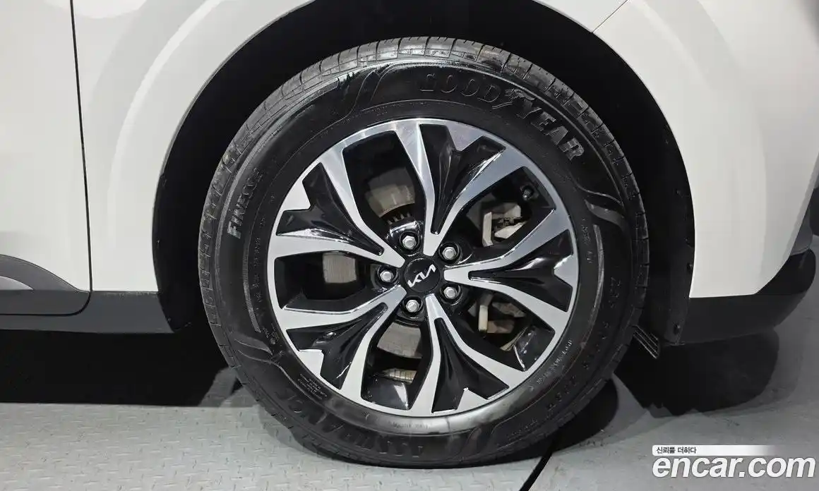 Kia Canival 2023 3.5 Автомат в Москве № 55815, фото 5