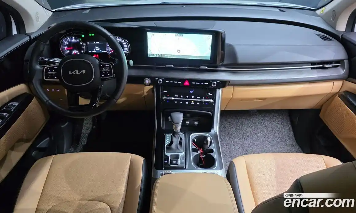 Kia Canival 2023 3.5 Автомат в Москве № 55815, фото 7