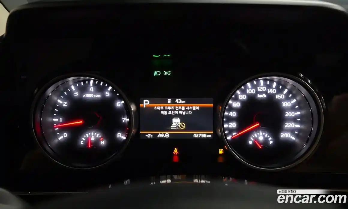 Kia Canival 2023 3.5 Автомат в Москве № 55815, фото 8