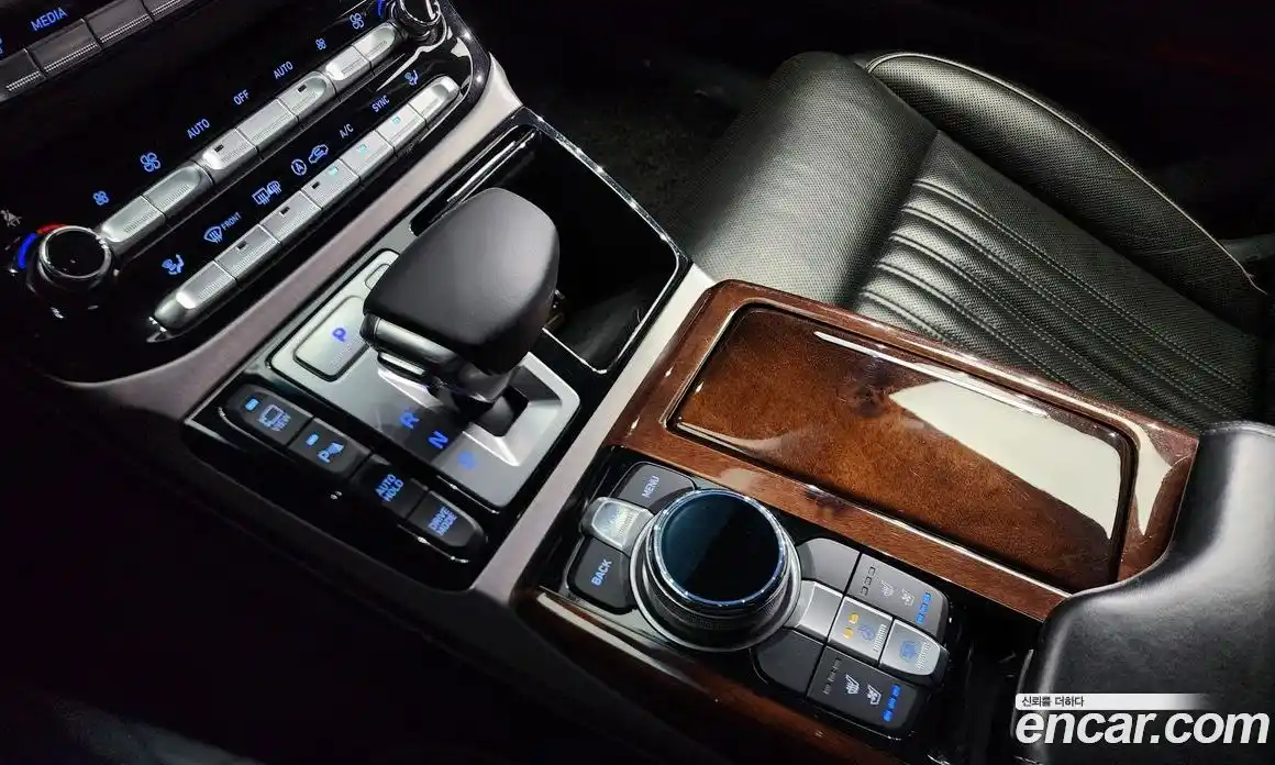 Genesis EQ900 2017 5.0 Автомат в Москве № 57507, фото 9