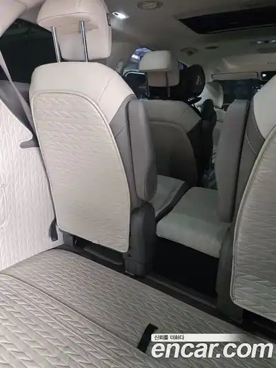 Kia Canival 2025 3.5 Автомат в Москве № 642812, миниатюра 8