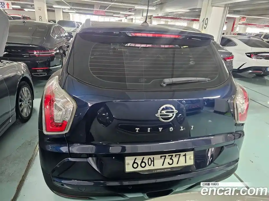 SsangYong TIBOLI 2015 1.6 Автомат в Москве № 645885, фото 4