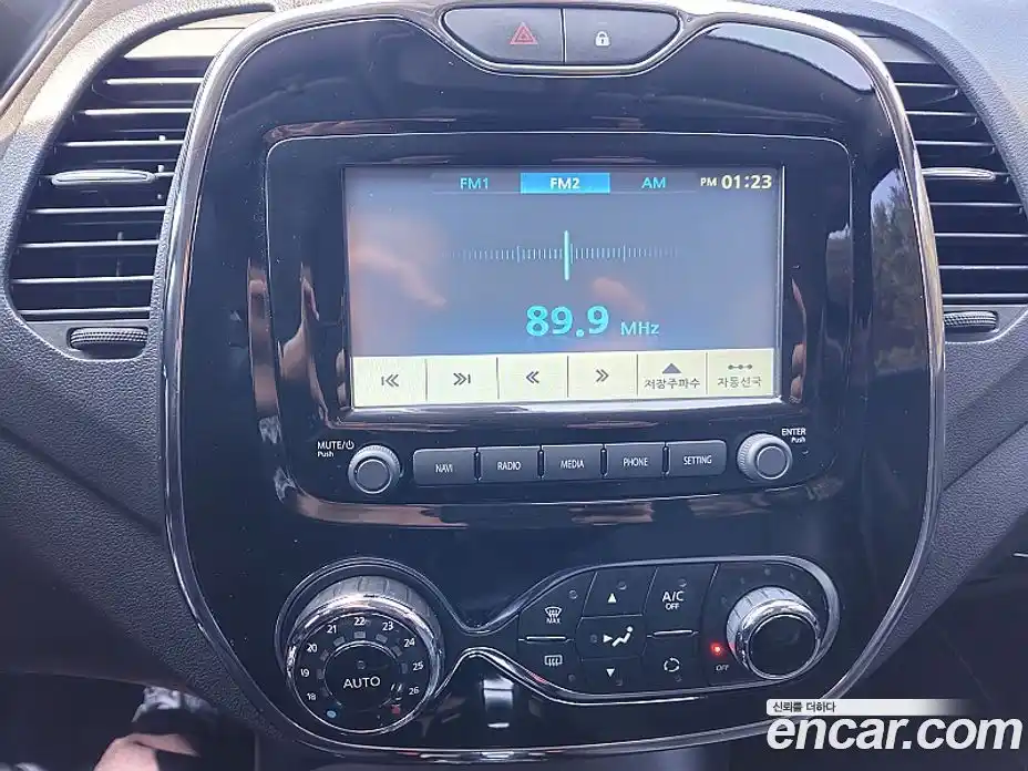 Renault QM3 2017 1.5 Автомат в Москве № 646836, фото 9