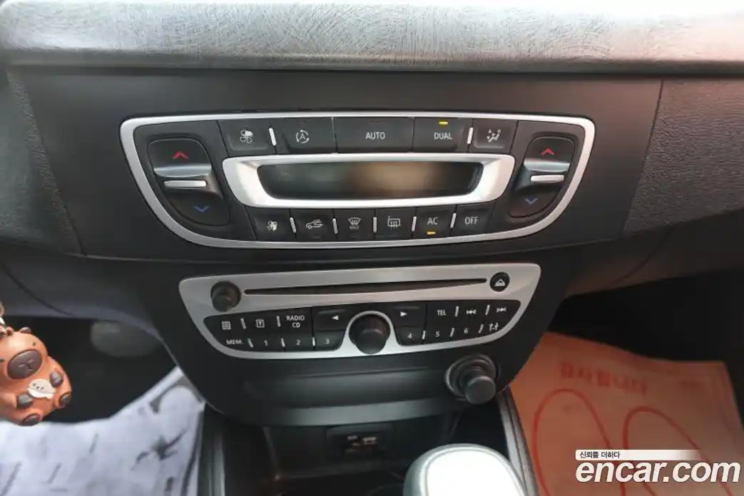 Renault SM3 2011 1.6 Автомат в Москве № 647290, фото 11