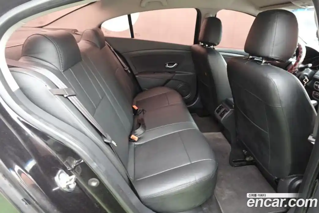 Renault SM3 2011 1.6 Автомат в Москве № 647290, фото 16