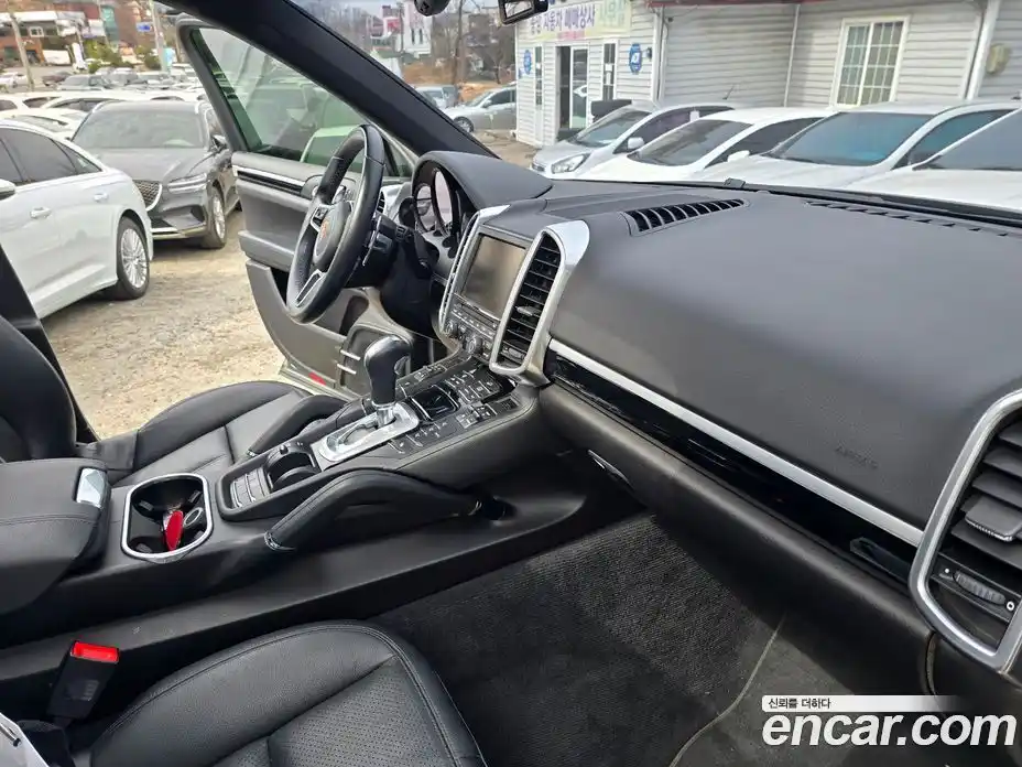 Porsche Cayenne 2015 3.0 Автомат в Москве № 651548, фото 14