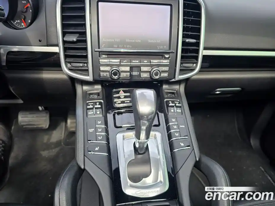 Porsche Cayenne 2015 3.0 Автомат в Москве № 651548, фото 16