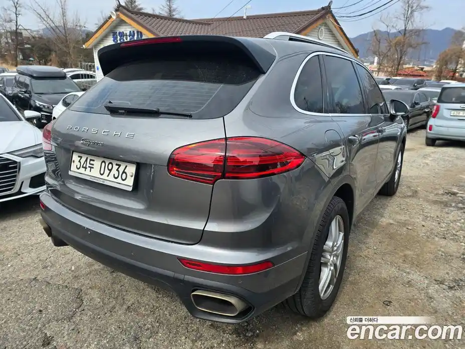 Porsche Cayenne 2015 3.0 Автомат в Москве № 651548, фото 4