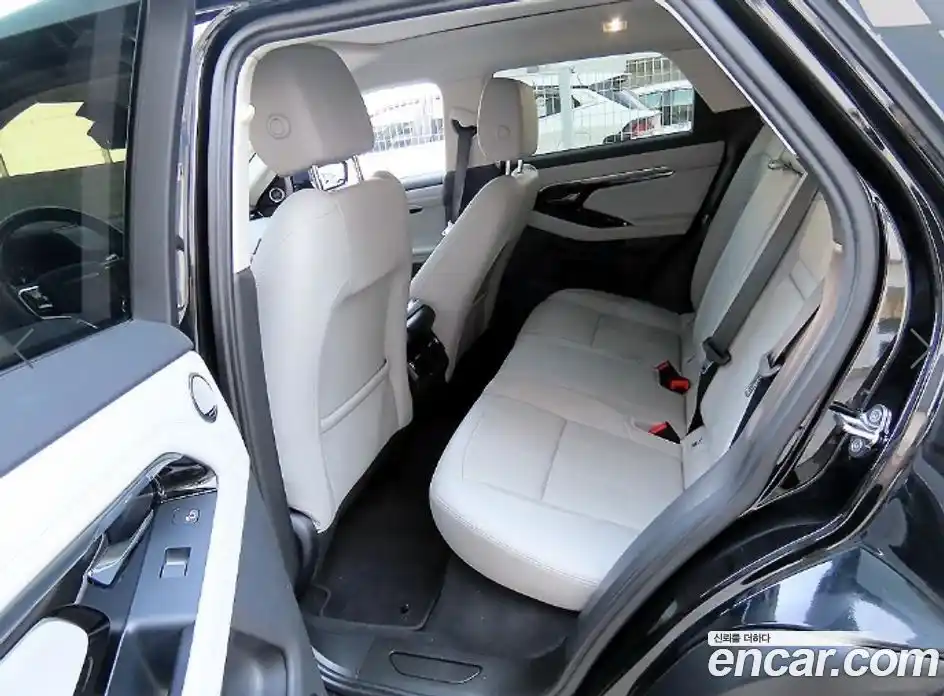 Land Rover Range-Rover Evoque 2021 2.0 Автомат в Москве № 651938, фото 6