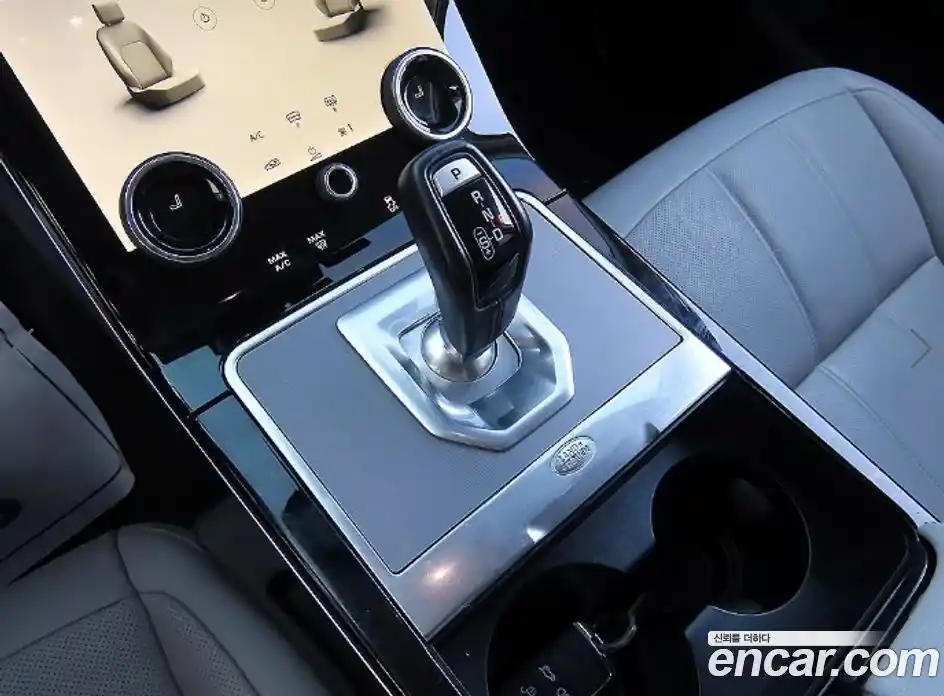 Land Rover Range-Rover Evoque 2021 2.0 Автомат в Москве № 651938, фото 10