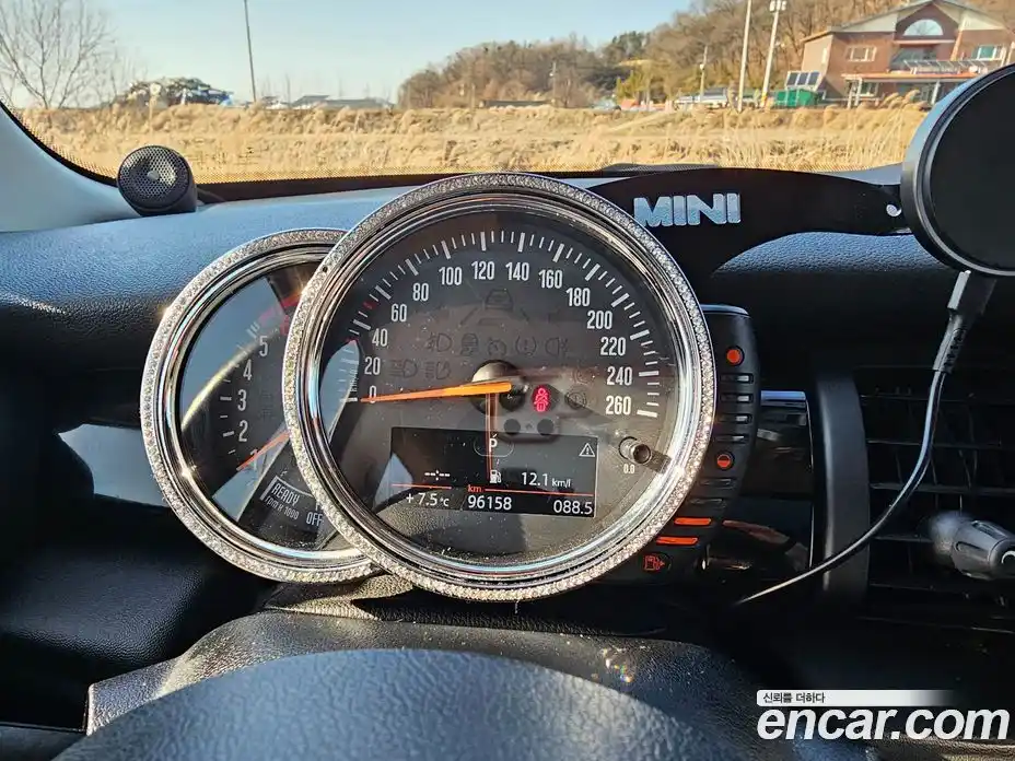 Mini Cooper 2017 1.5 Автомат в Москве № 652176, фото 13