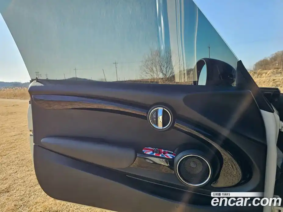 Mini Cooper 2017 1.5 Автомат в Москве № 652176, фото 18