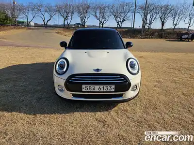 Mini Cooper 2017 1.5 Автомат в Москве № 652176, миниатюра 2