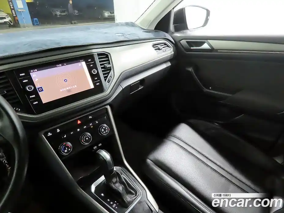 Volkswagen T-Roc 2022 2.0 Автомат в Москве № 652564, фото 12