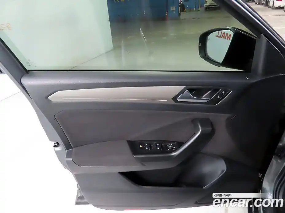 Volkswagen T-Roc 2022 2.0 Автомат в Москве № 652564, фото 13