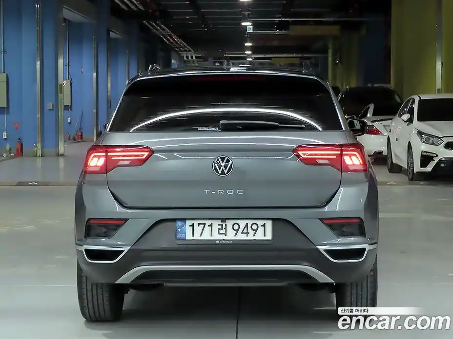 Volkswagen T-Roc 2022 2.0 Автомат в Москве № 652564, фото 4