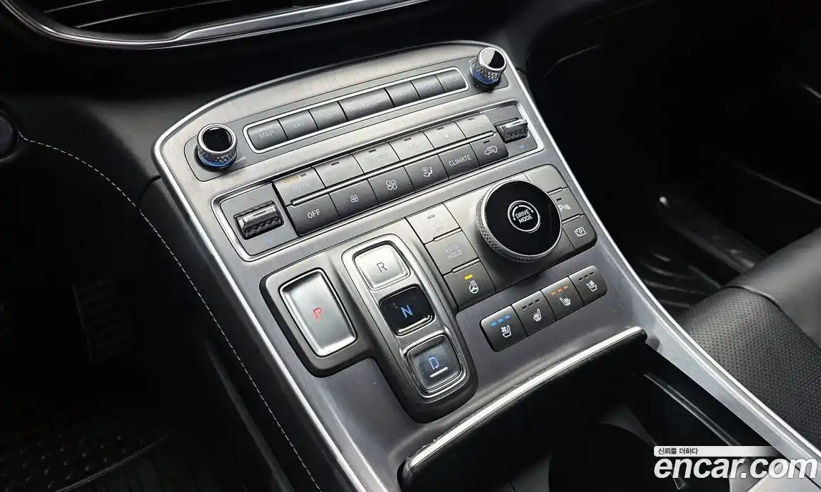 Hyundai Santa Fe 2021 2.2 Автомат в Москве № 670094, фото 9