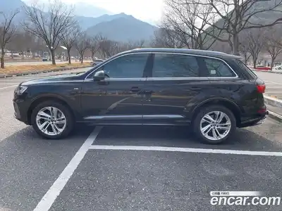 Audi Q7 2022 3.0 Автомат в Москве № 678616, миниатюра 10