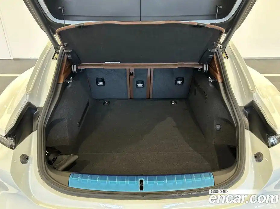 Porsche Taycan 2025 0.1 Автомат в Москве № 679363, фото 11