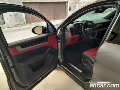 Porsche Cayenne 2024 3.0 Автомат в Москве № 679389, миниатюра 9