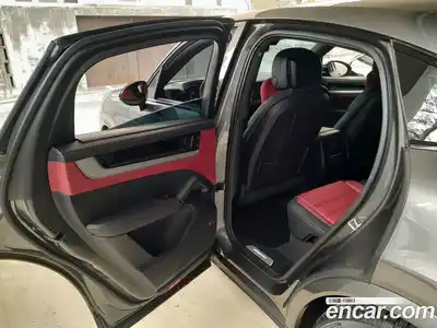 Porsche Cayenne 2024 3.0 Автомат в Москве № 679389, миниатюра 10