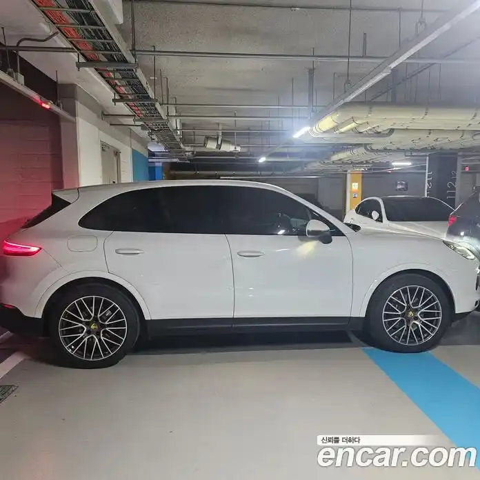 Porsche Cayenne 2021 3.0 Автомат в Москве № 679409, фото 3