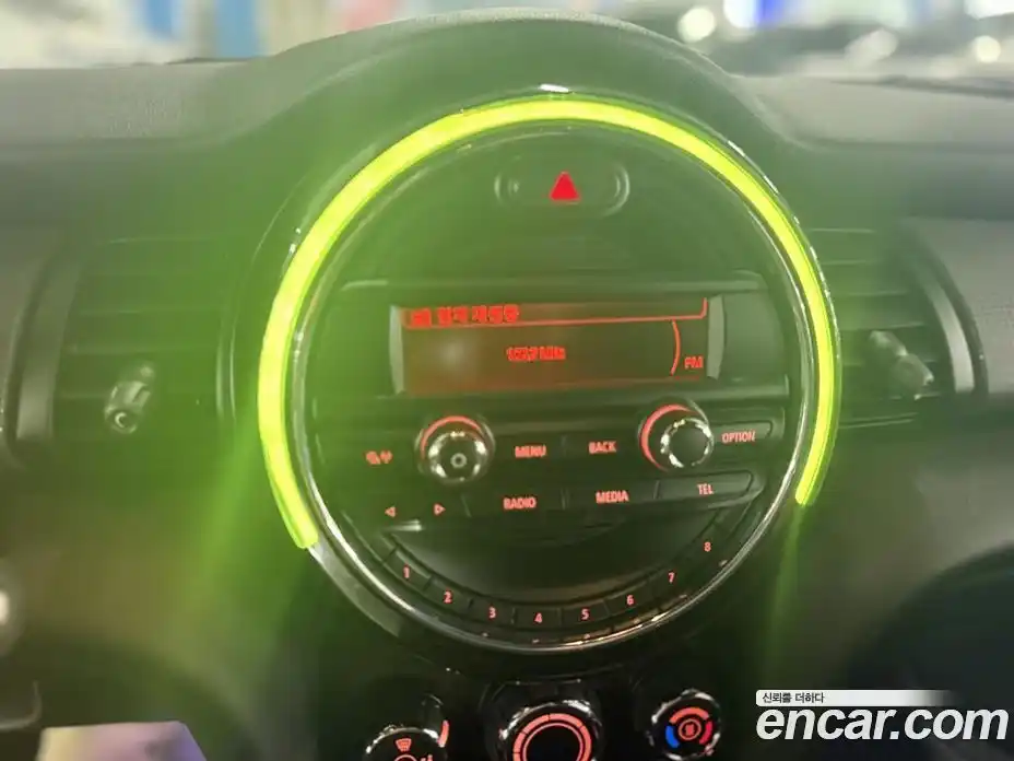 Mini Cooper 2014 1.5 Автомат в Москве № 680103, фото 15