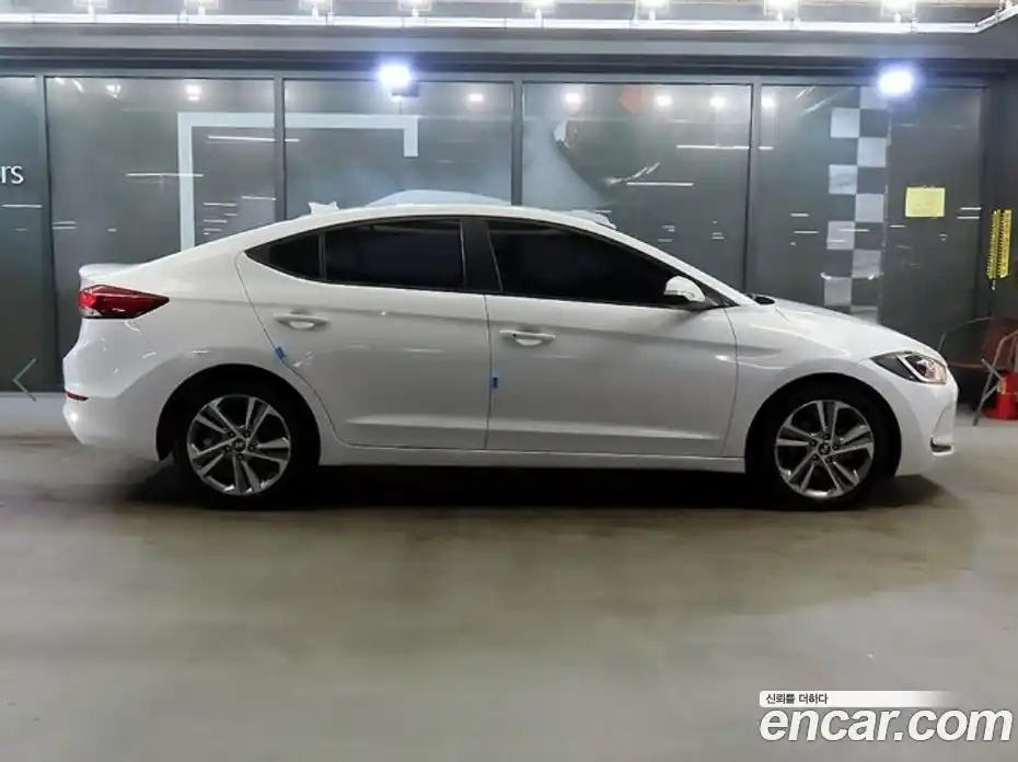 Hyundai Avante 2018 1.6 Автомат в Москве № 8635, фото 3