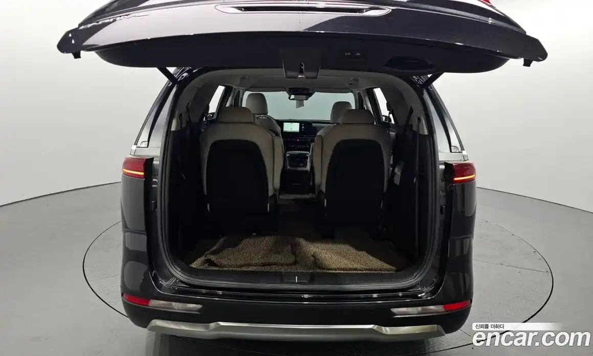 Kia Canival 2023 2.2 Автомат в Москве № 108132, фото 20