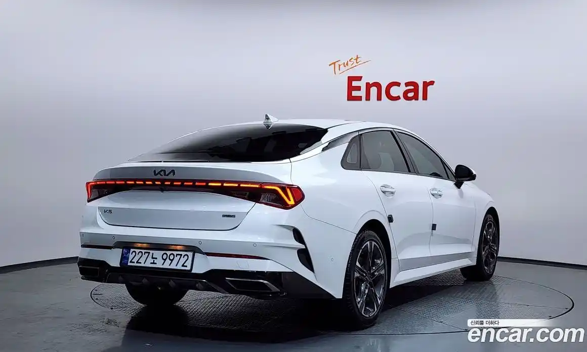 Kia K5 2023 2.0 Автомат в Москве № 108739, фото 2