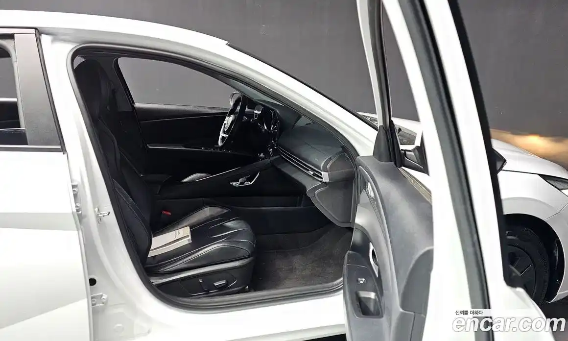 Hyundai Avante 2023 1.6 Автомат в Москве № 113651, фото 11