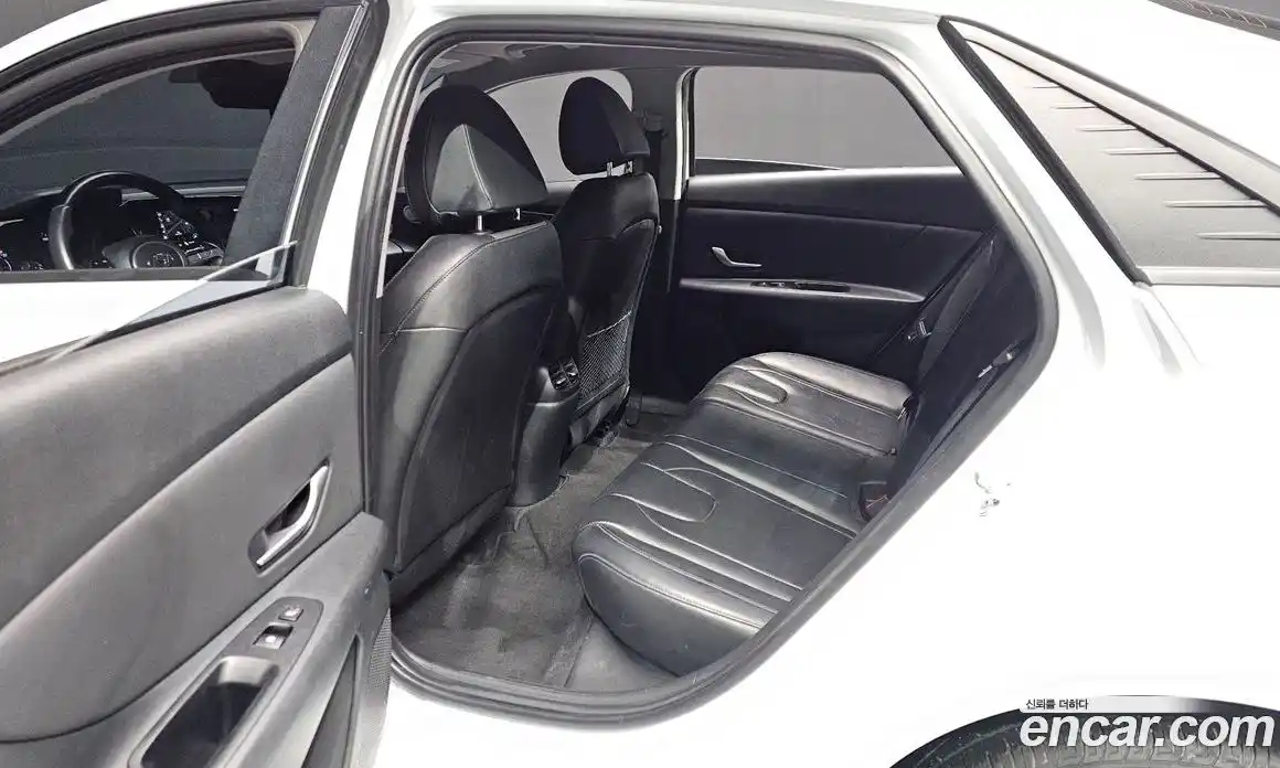 Hyundai Avante 2023 1.6 Автомат в Москве № 113651, фото 12