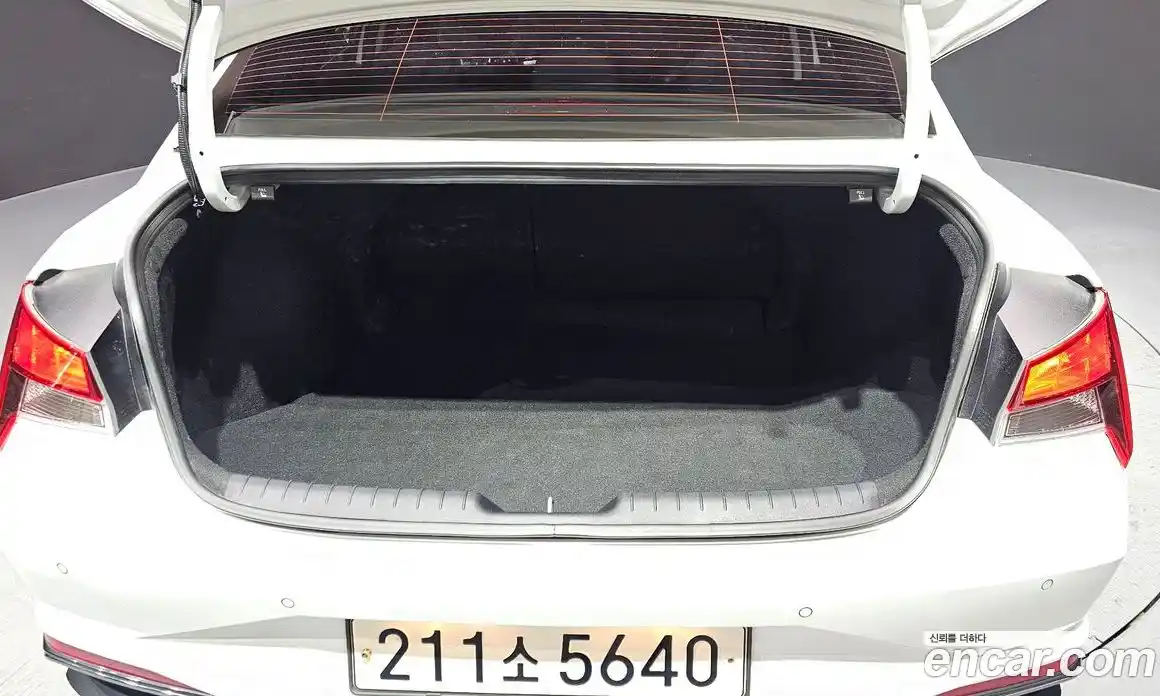 Hyundai Avante 2023 1.6 Автомат в Москве № 113651, фото 19