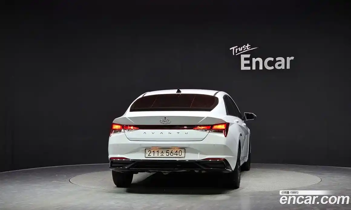 Hyundai Avante 2023 1.6 Автомат в Москве № 113651, фото 4