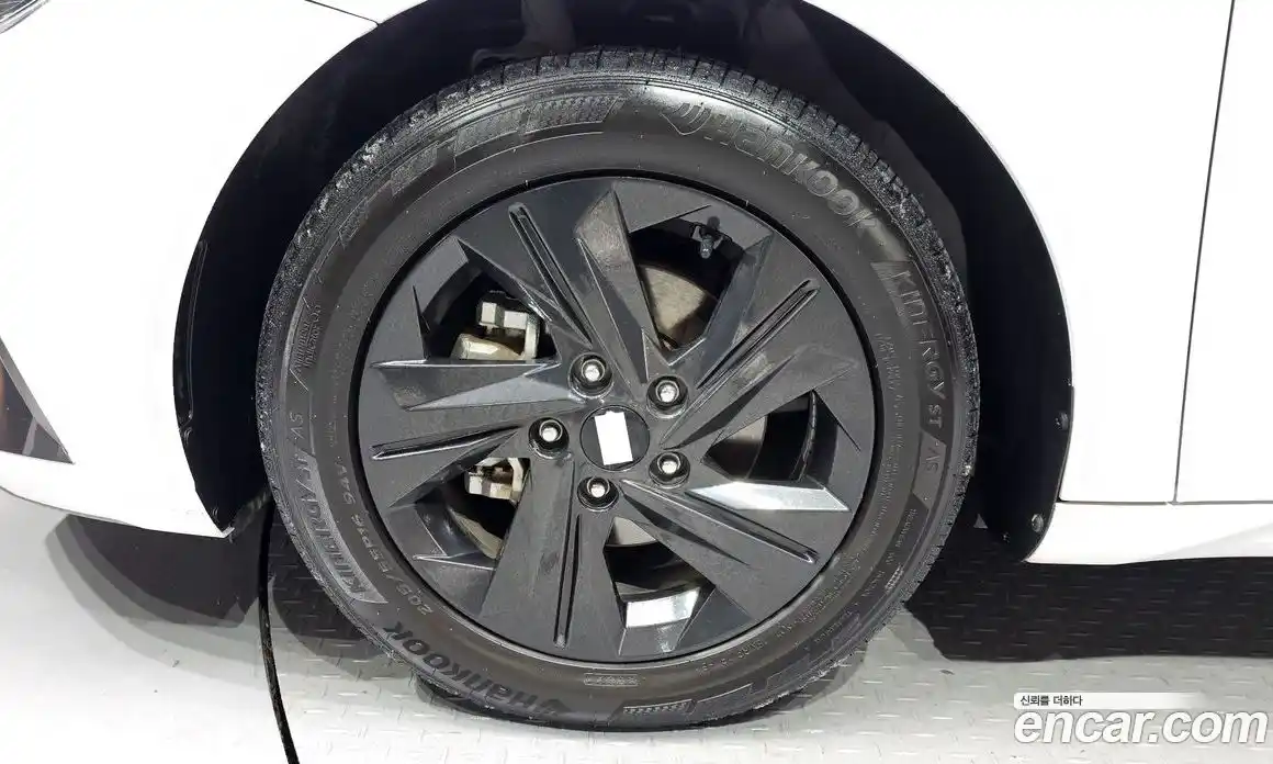 Hyundai Avante 2023 1.6 Автомат в Москве № 113651, фото 5