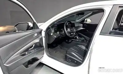 Hyundai Avante 2023 1.6 Автомат в Москве № 113651, миниатюра 10