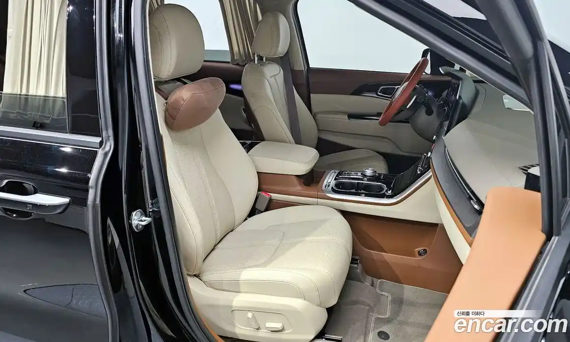 Kia Canival 2023 3.5 Автомат в Москве № 122414, фото 12