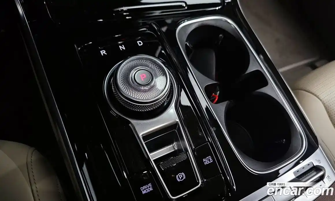 Kia Canival 2023 3.5 Автомат в Москве № 122414, фото 9