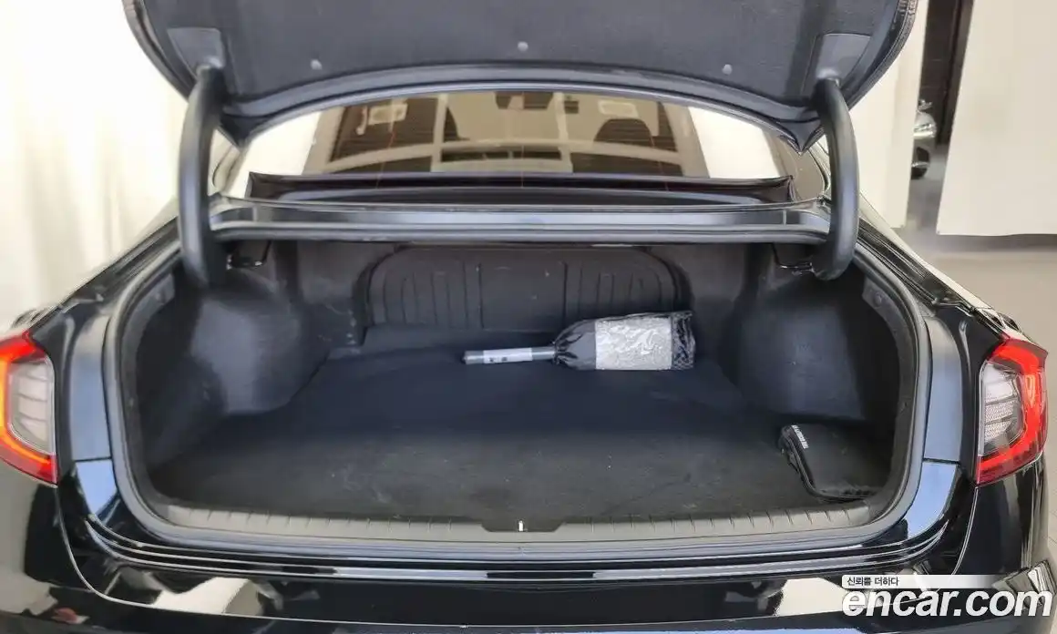 Hyundai Sonata 2022 2.0 Автомат в Москве № 127135, фото 20