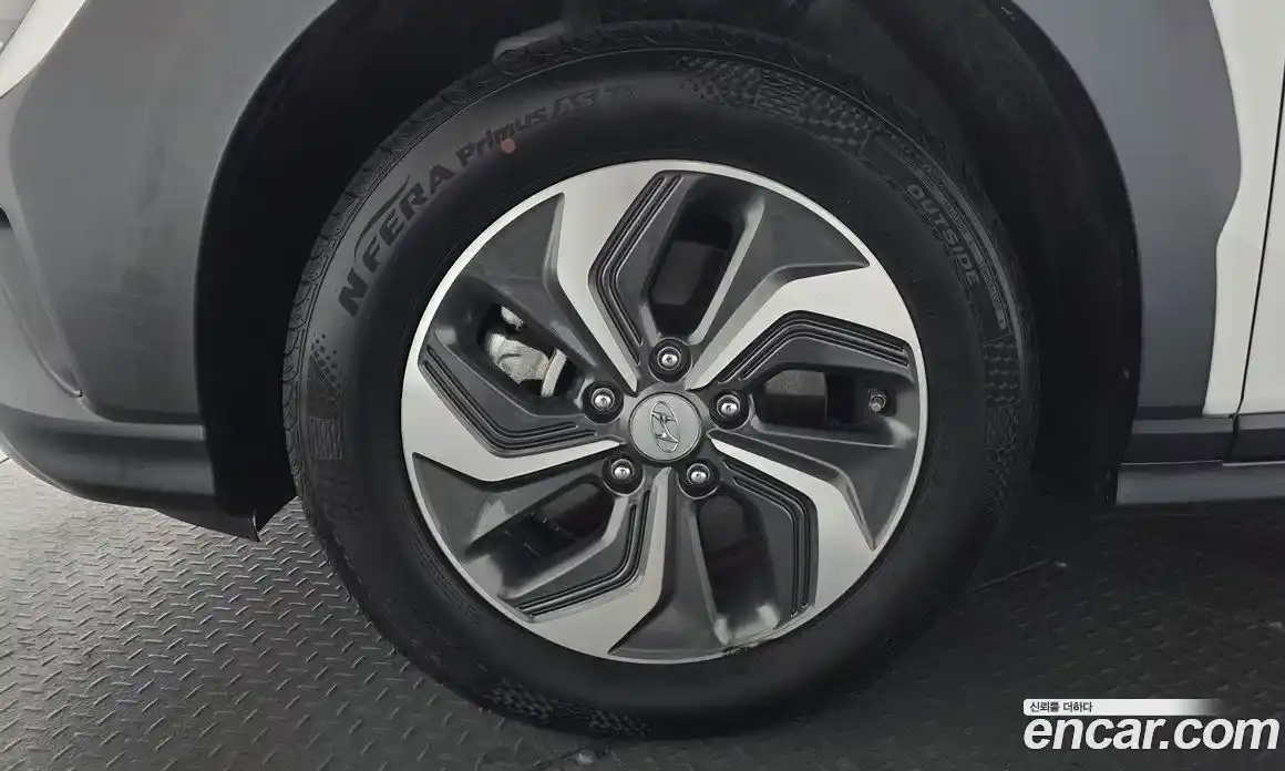 Hyundai Kona 2023 1.6 Автомат в Москве № 127242, фото 5