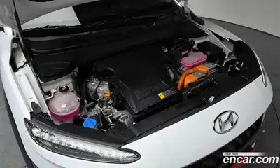 Hyundai Kona 2023 1.6 Автомат в Москве № 127242, миниатюра 6