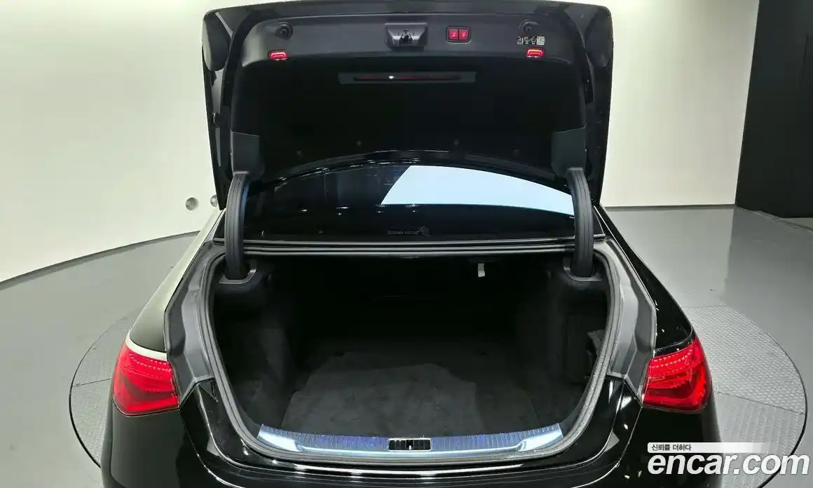 Mercedes-Benz S-Class 2023 6.0 Автомат в Москве № 142106, фото 20