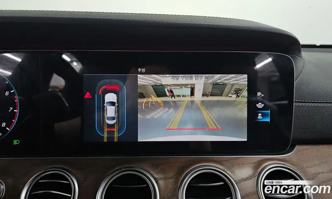 Mercedes-Benz E-Class 2021 2.0 Автомат в Москве № 142665, фото 13