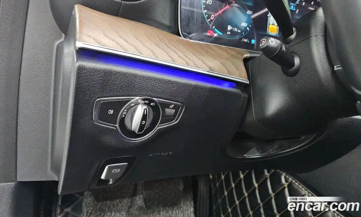 Mercedes-Benz E-Class 2021 2.0 Автомат в Москве № 142665, фото 16