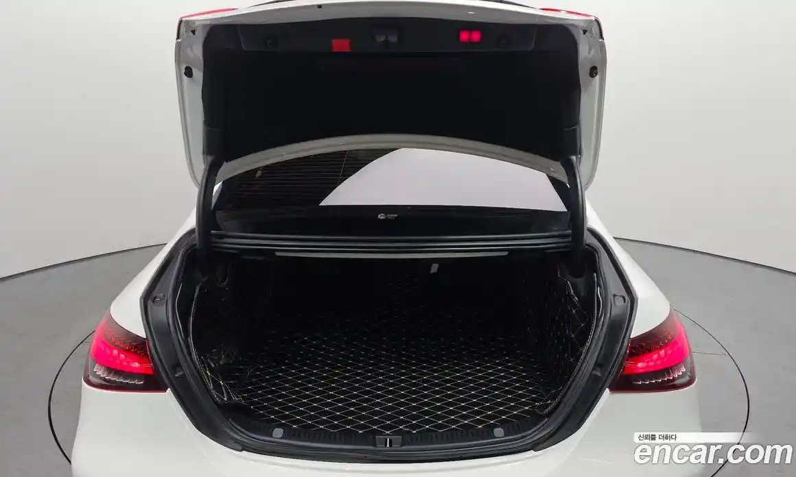 Mercedes-Benz E-Class 2021 2.0 Автомат в Москве № 142665, фото 20